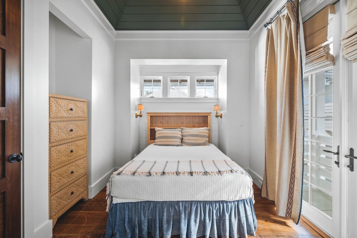 Rosemary: Private Heated Pool,Private Beach,Bikes gallery image 3