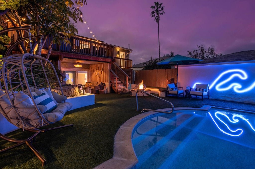 Stunning Paradise Villa: Pool–Game Room–BBQ gallery image 4