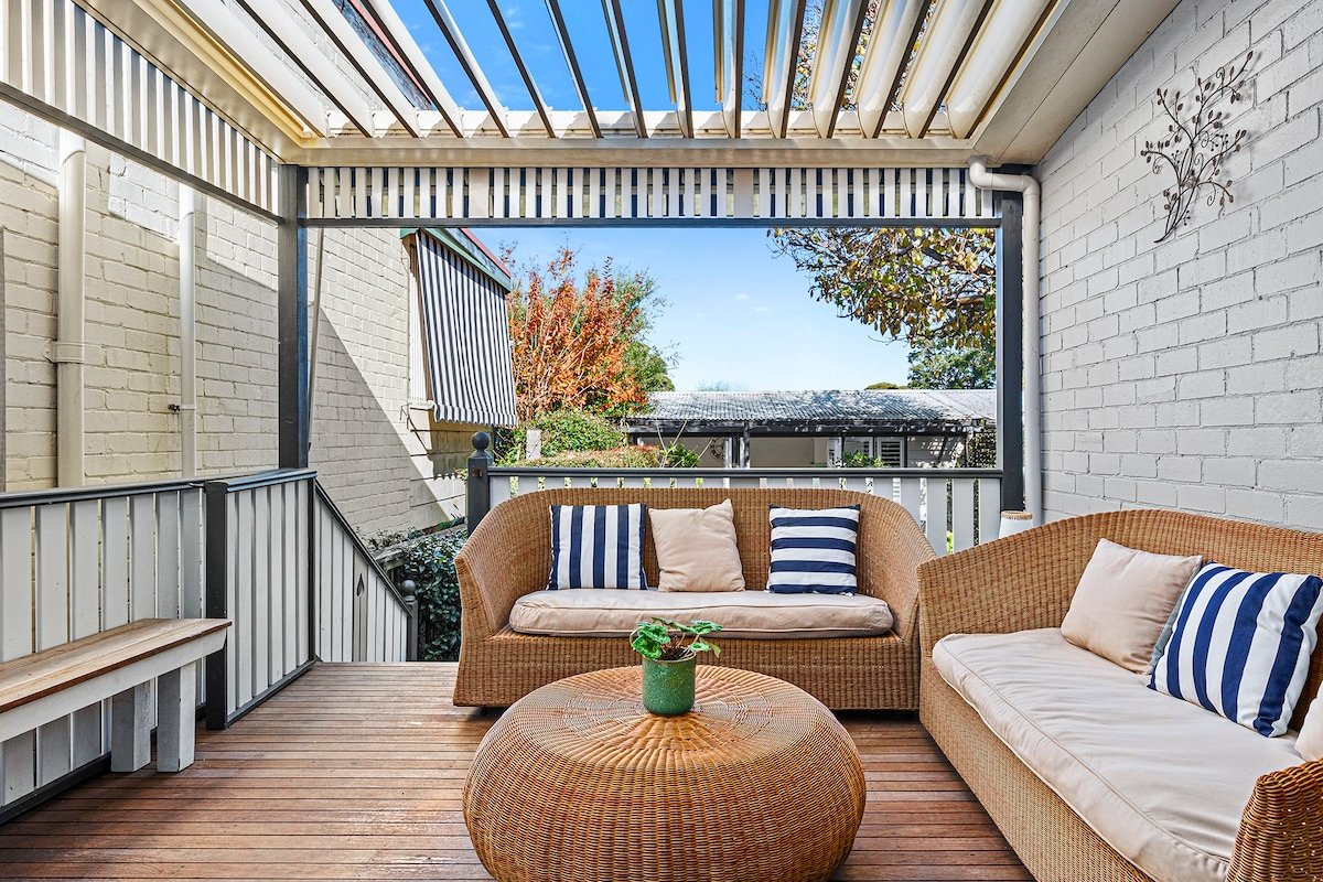 Beautiful home in heart of Mosman &stroll to beach gallery image 5