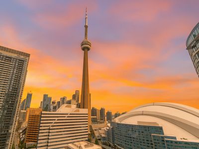 NEW! The Penthouse – CN Tower Views – 2100 sq.ft.
