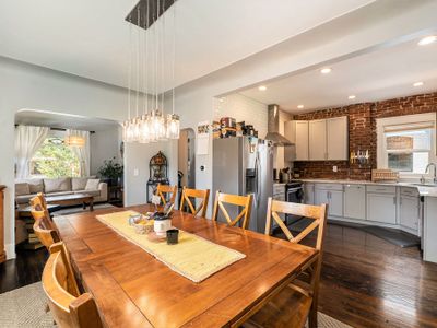 5-Bedroom Victorian Home| Private Yard |Sleeps 10