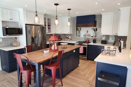 6 Bedroom Pool Farm House in the City