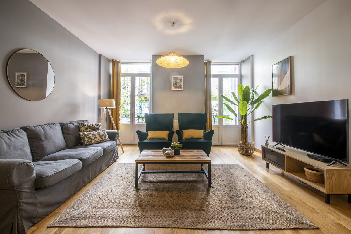 Legazpi – Piso amplio y estiloso en el corazón de la ciudad