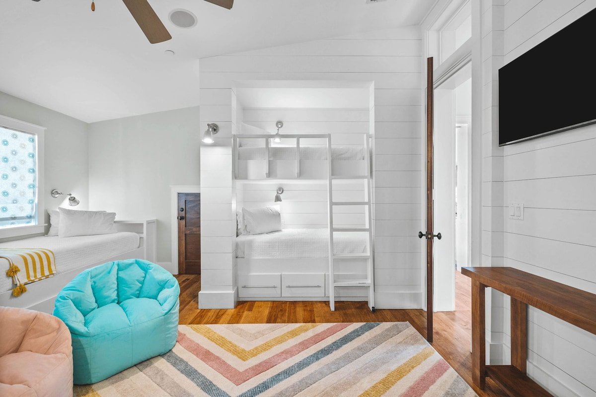 Rosemary: Private Heated Pool,Private Beach,Bikes gallery image 5