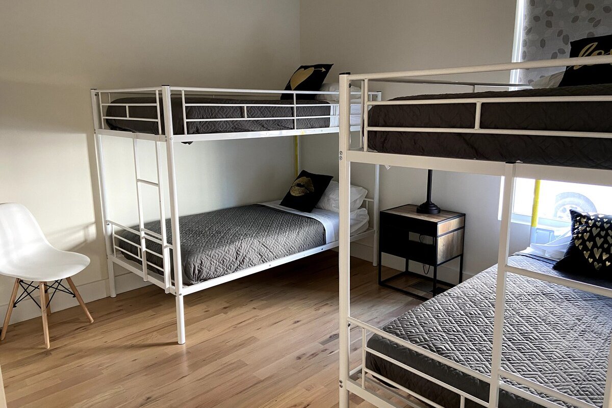 Trendy West Nash Home Close to DT – The Pink Goat gallery image 4