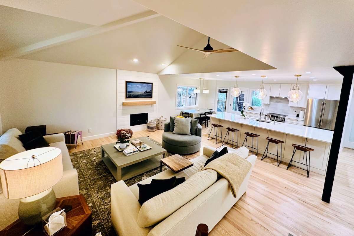 Beautiful University Park Family Home gallery image 3