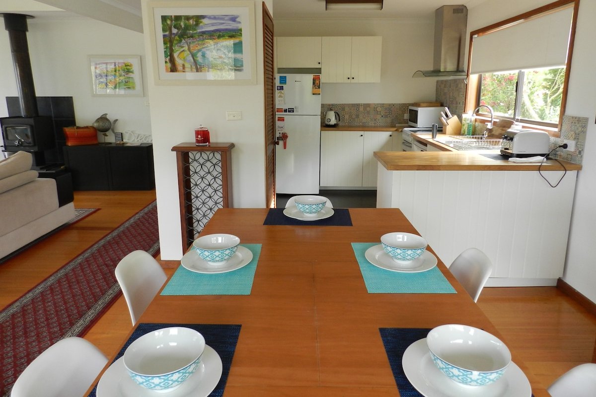 Relax with space and ocean views gallery image 3