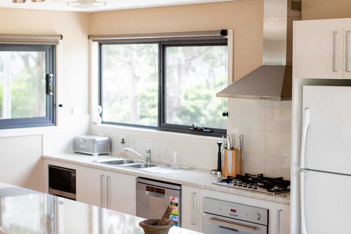 Binalong Bay Beach House gallery image 3