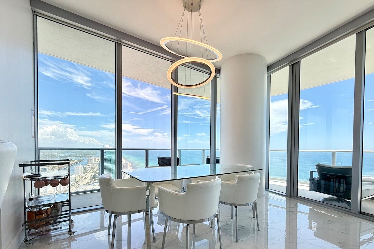 Luxury LPH with Ocean Front retreat 2/2 @ 39th Fl gallery image 3