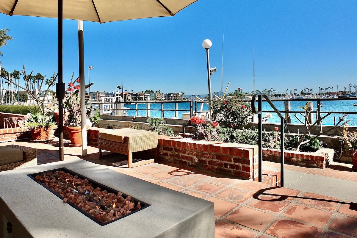 Naples Island Waterfront Beach House gallery image 3