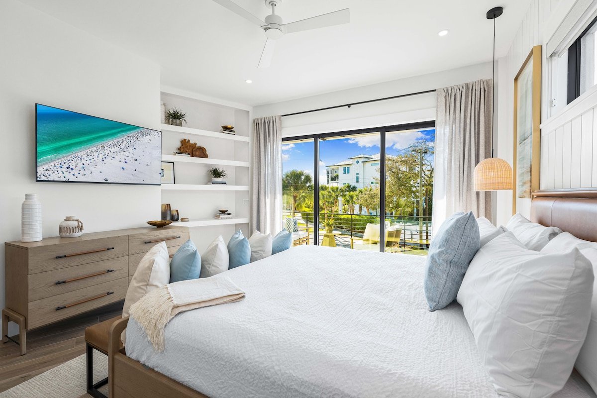 7Bedroom Luxury Home W/Private Pool on Siesta Key! gallery image 3