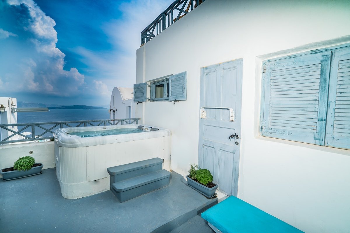 Kaleidoscope Two Bedroom Cave House with Jacuzzi gallery image 2