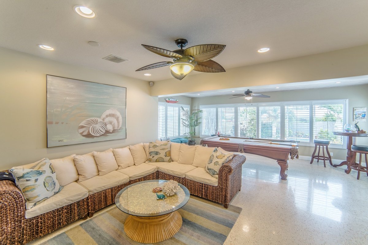 Island Oasis Home in Deerfield Beach gallery image 5