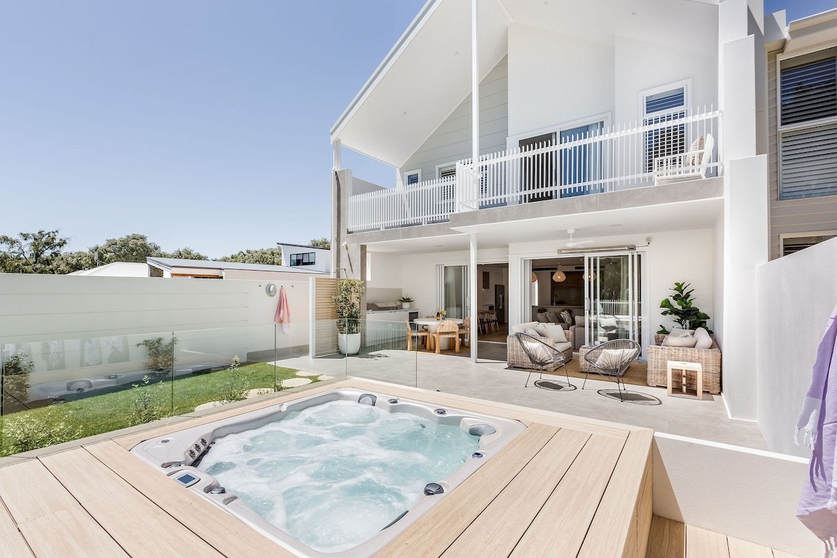 Hidden Ocean – Luxury Beachfront Retreat gallery image 2