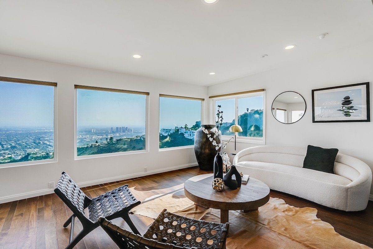 Hollywood Hills Serenity with a view gallery image 5
