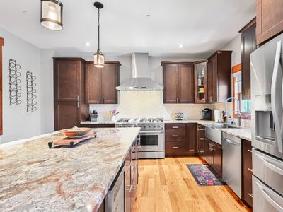 Mountain Modern River Home, Close to Downtown