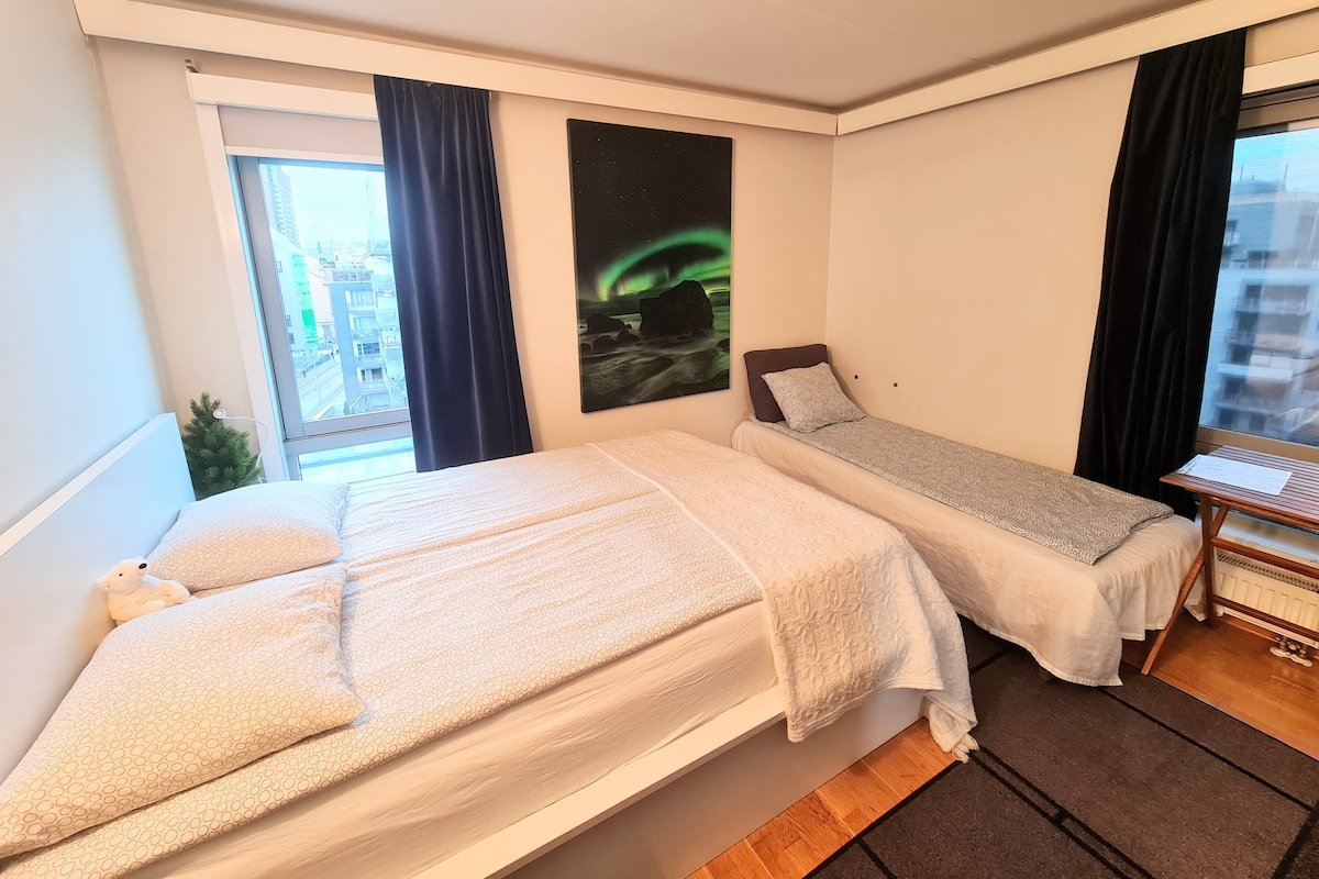 _2 bedrooms w mini kitchen by Oslo Central Station gallery image 4