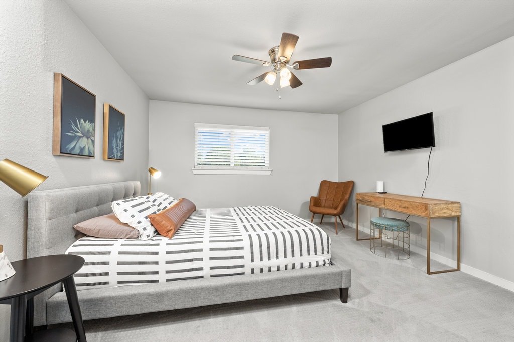 Great for Groups-2 Homes | Near Downtown gallery image 5