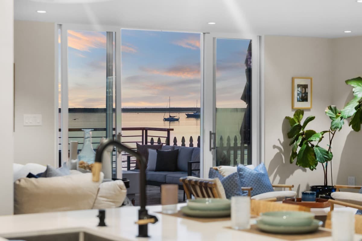 Experience the Pinnacle of Coastal Living at gallery image 3