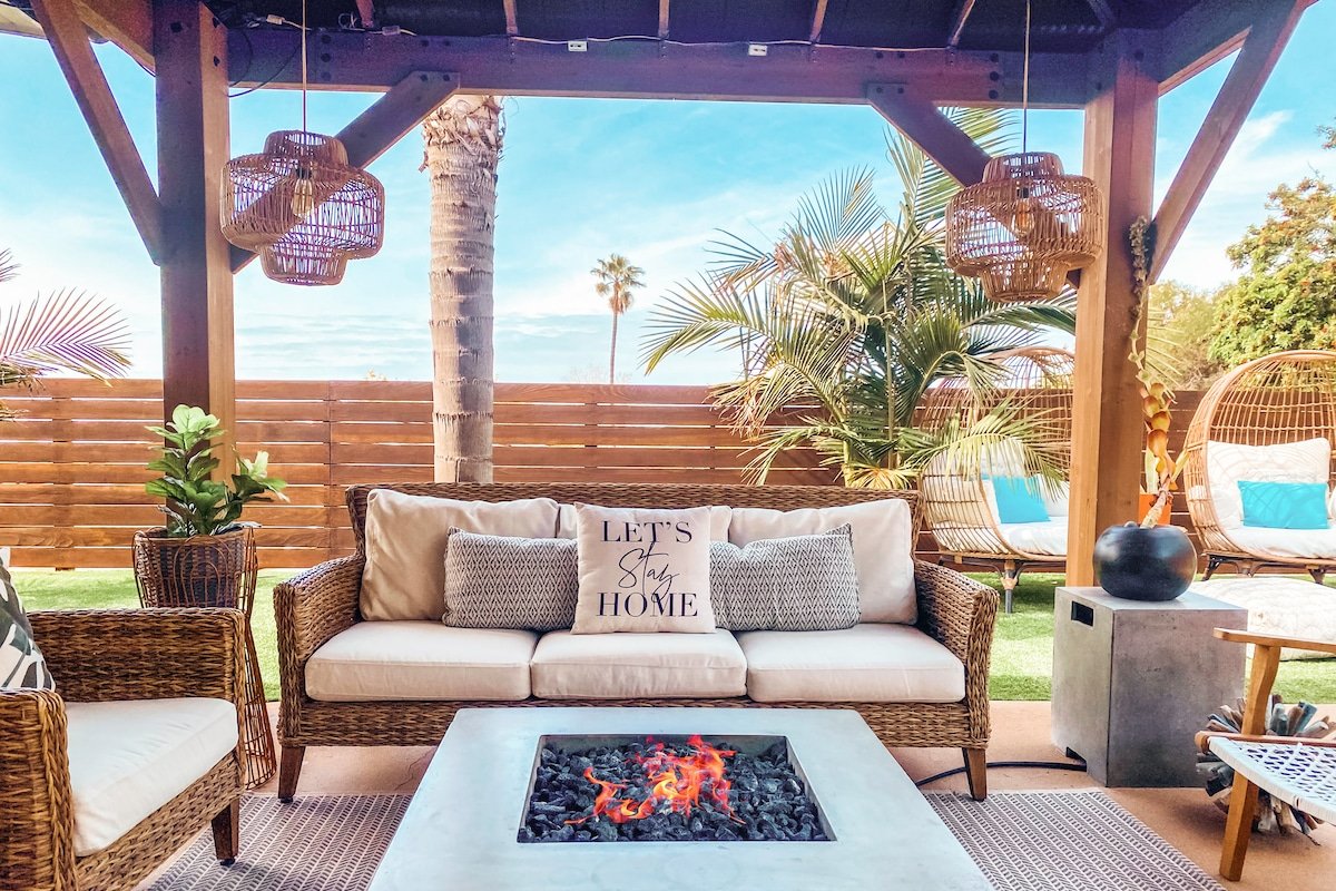 Gorgeous Architectural Villa w/ Pool gallery image 5