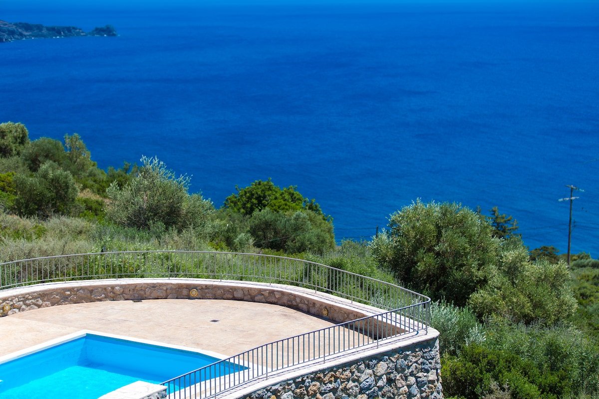 Villa Thromila – Panoramic Sea view in South Crete gallery image 5