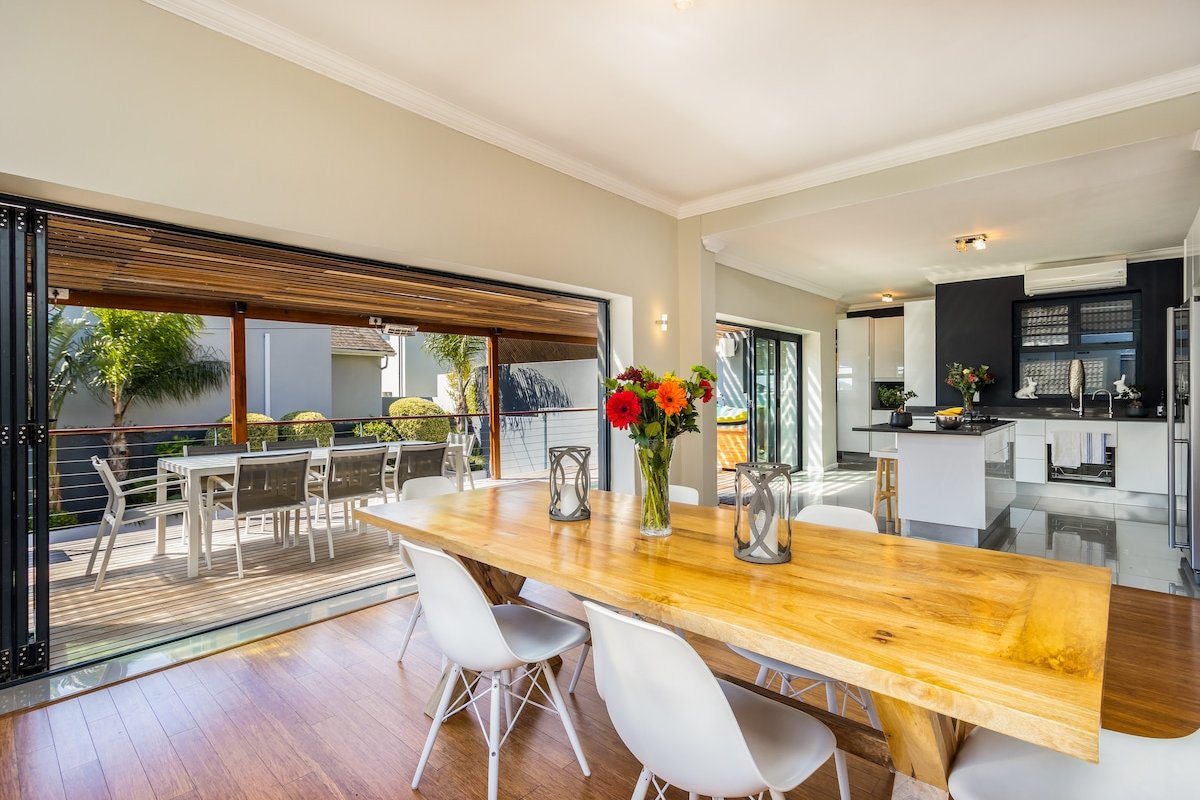 Luxury Modern Atlantic Seaboard Villa gallery image 2