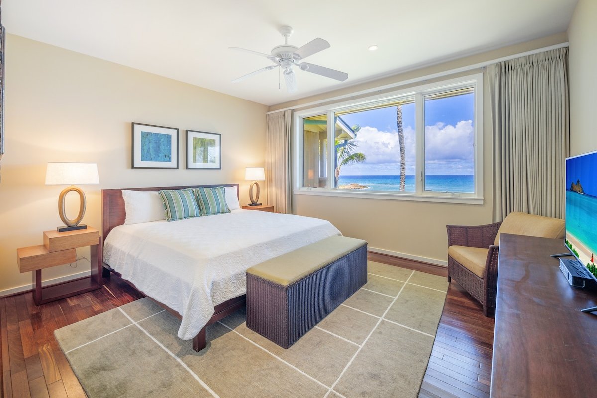 Oceanfront 4BR Dream Villa • Steps to Beach & Pool gallery image 4