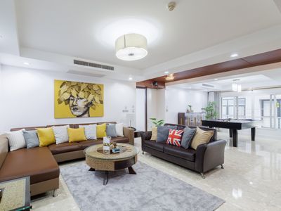 Lux 3BR – Quiet – Pool/Dining – Nana BTS, Serviced