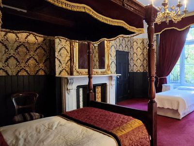 A mansion for your large group