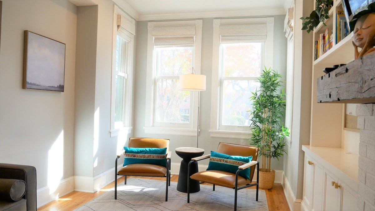 Large home in H Street Corridor-4 Bed/ 3 Full Bath gallery image 4