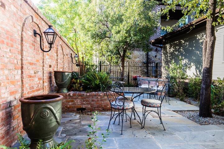 It’s Our Location! Easy to get around in Dallas gallery image 3