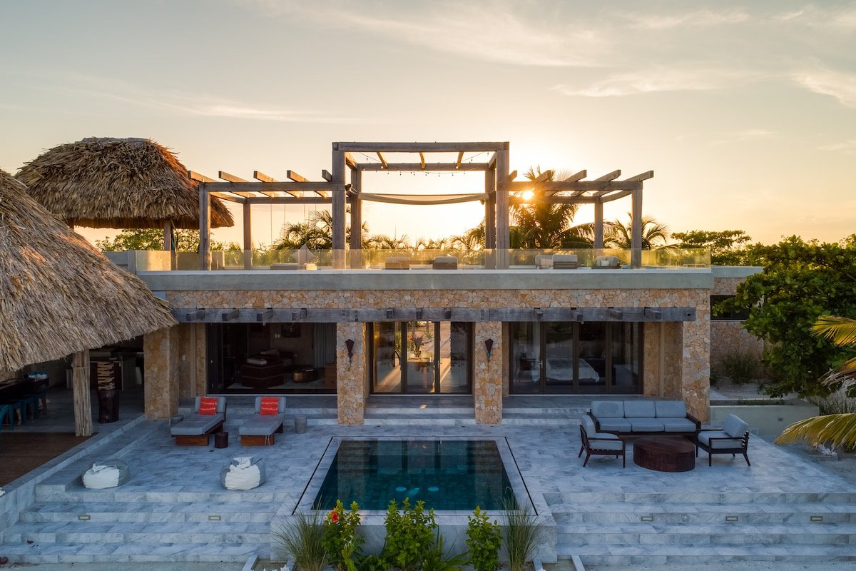 Gladden Private Island gallery image 2