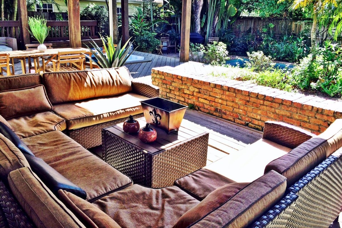 Come To Paradise, Walk 2 Shops, Restaurants, Beach gallery image 4