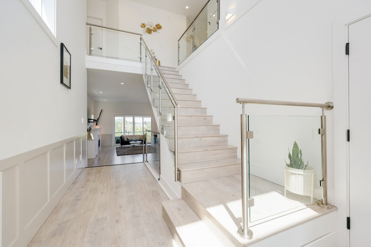 Marvelous Home In Victoria, BC gallery image 5