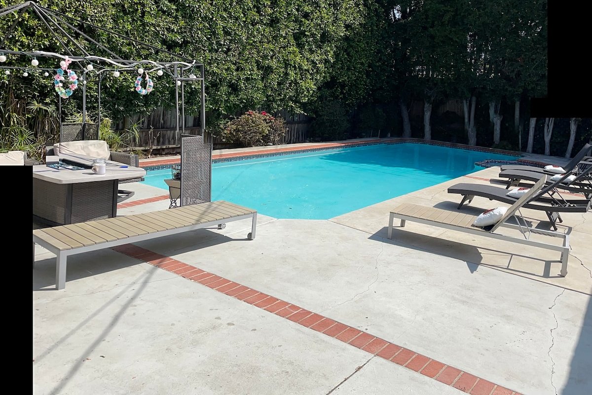 Westwood Oasis with Pool and Spa (near UCLA) gallery image 3