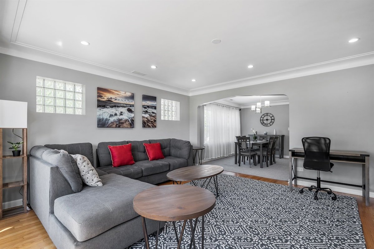 Peaceful Oasis – Captivating Six-Bedroom Escape gallery image 4