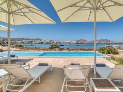 Beachfront Pool Villa – Walking Distance to Naousa