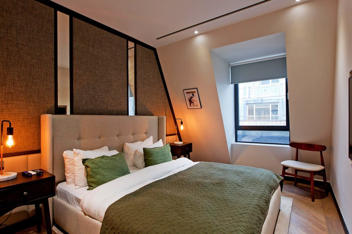 37GS Residences | 2bedroom Apt 518 near Piccadilly gallery image 3