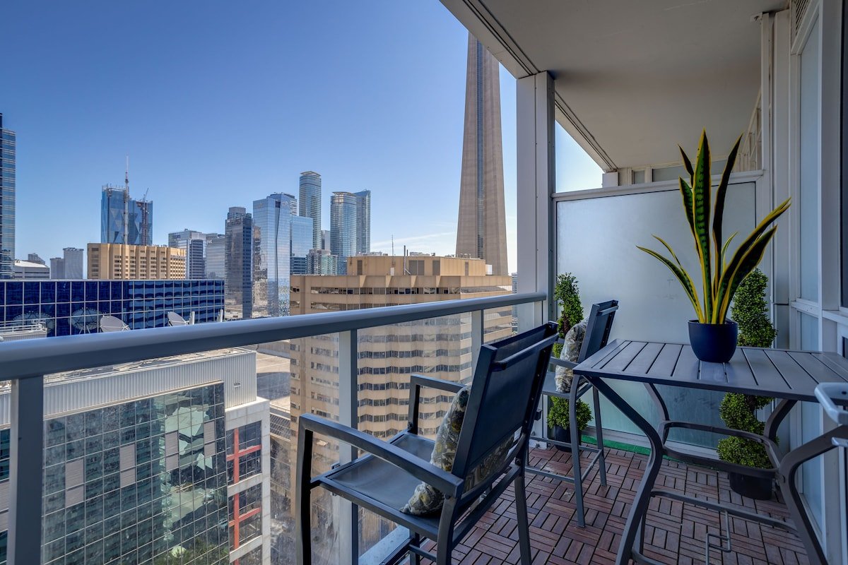 Airbnb Friendly- Sleeps 6 With FreeParking! gallery image 2