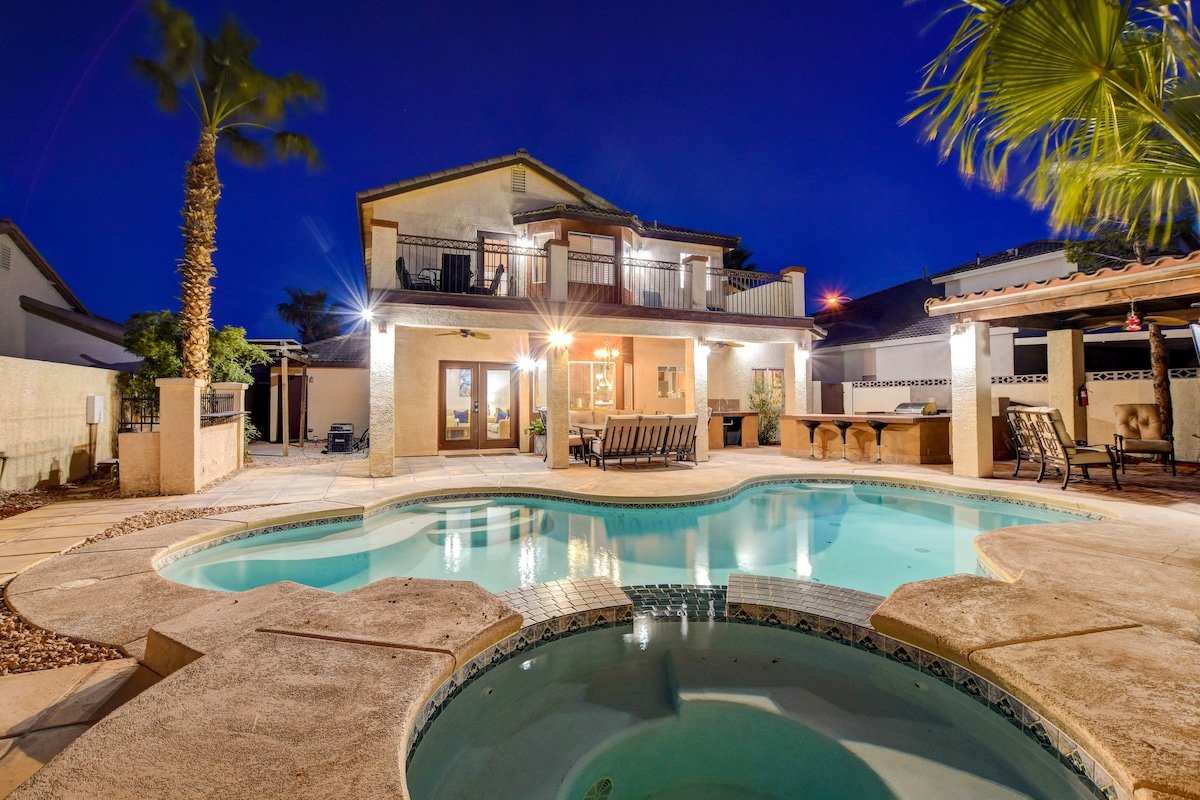 Private Vegas Retreat! Close the strip!20:) gallery image 4