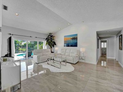 Calm & fun at Jacaranda