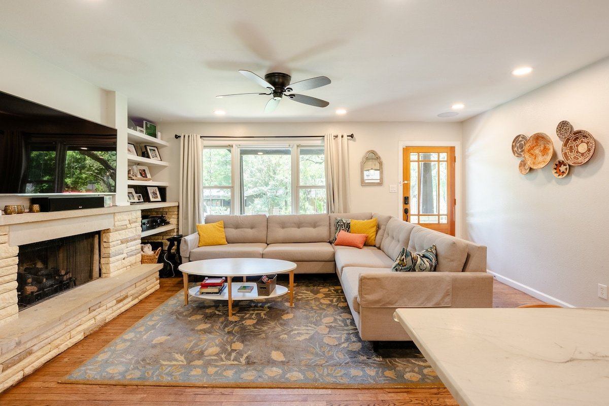 Zilker Getaway: Saltwater Pool and Barton Springs gallery image 5