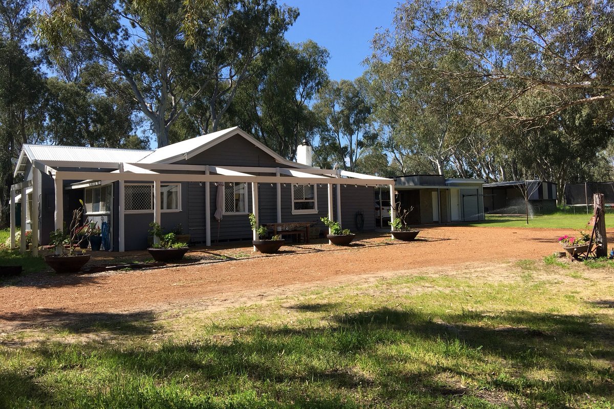 Aintree Cottage: Swan Valley Quiet & Comfortable