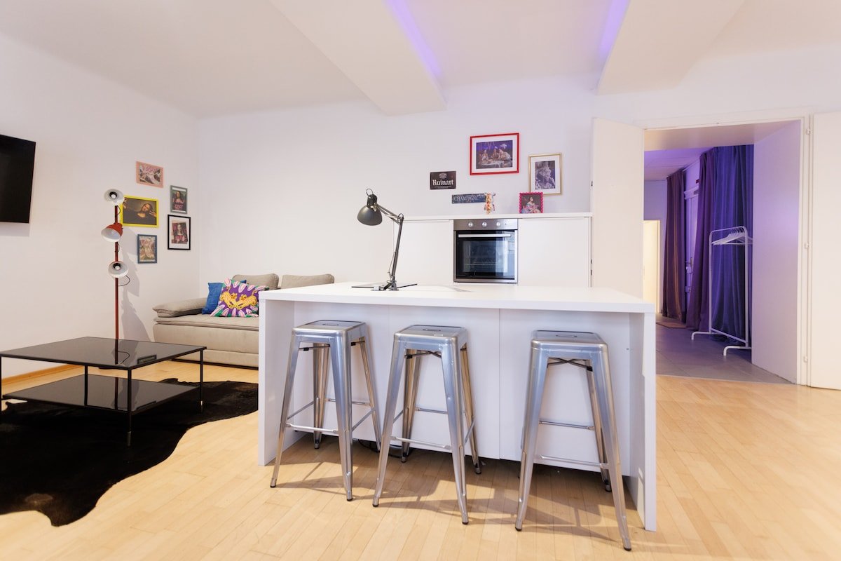 Luxury City Central Suite gallery image 2