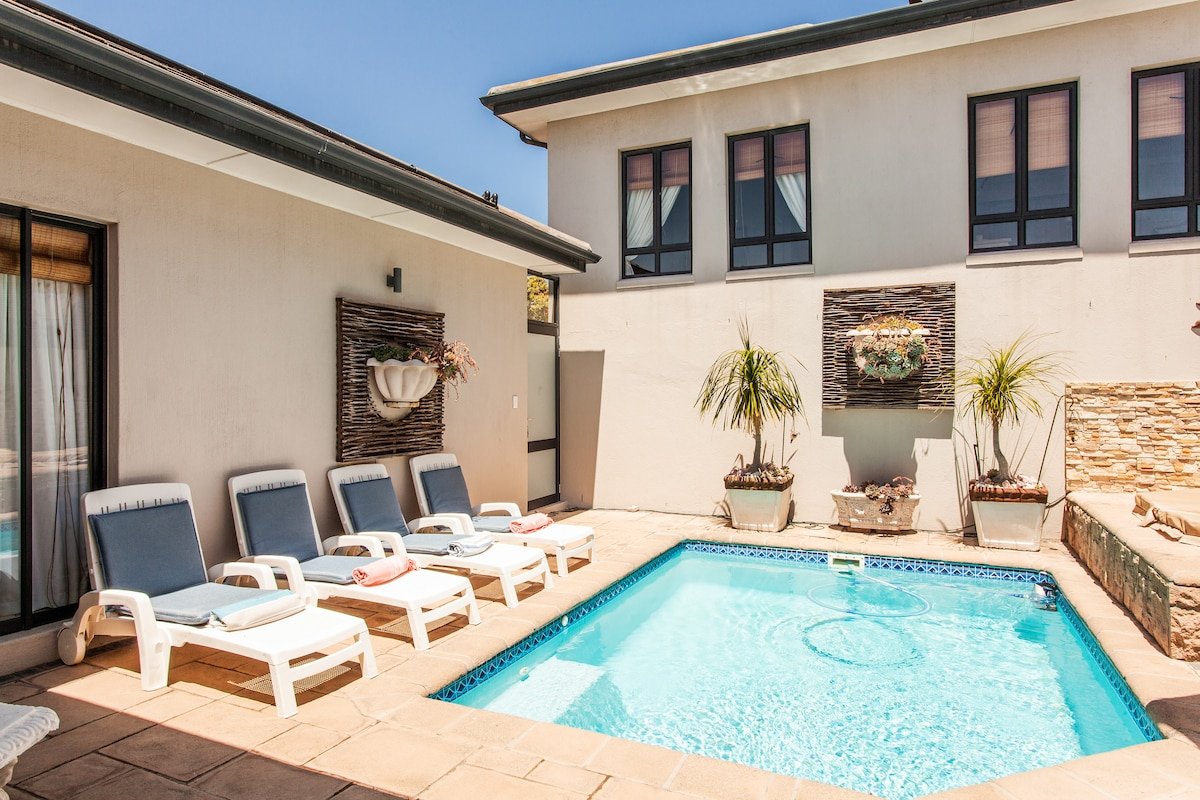 Waters Villa gallery image 2