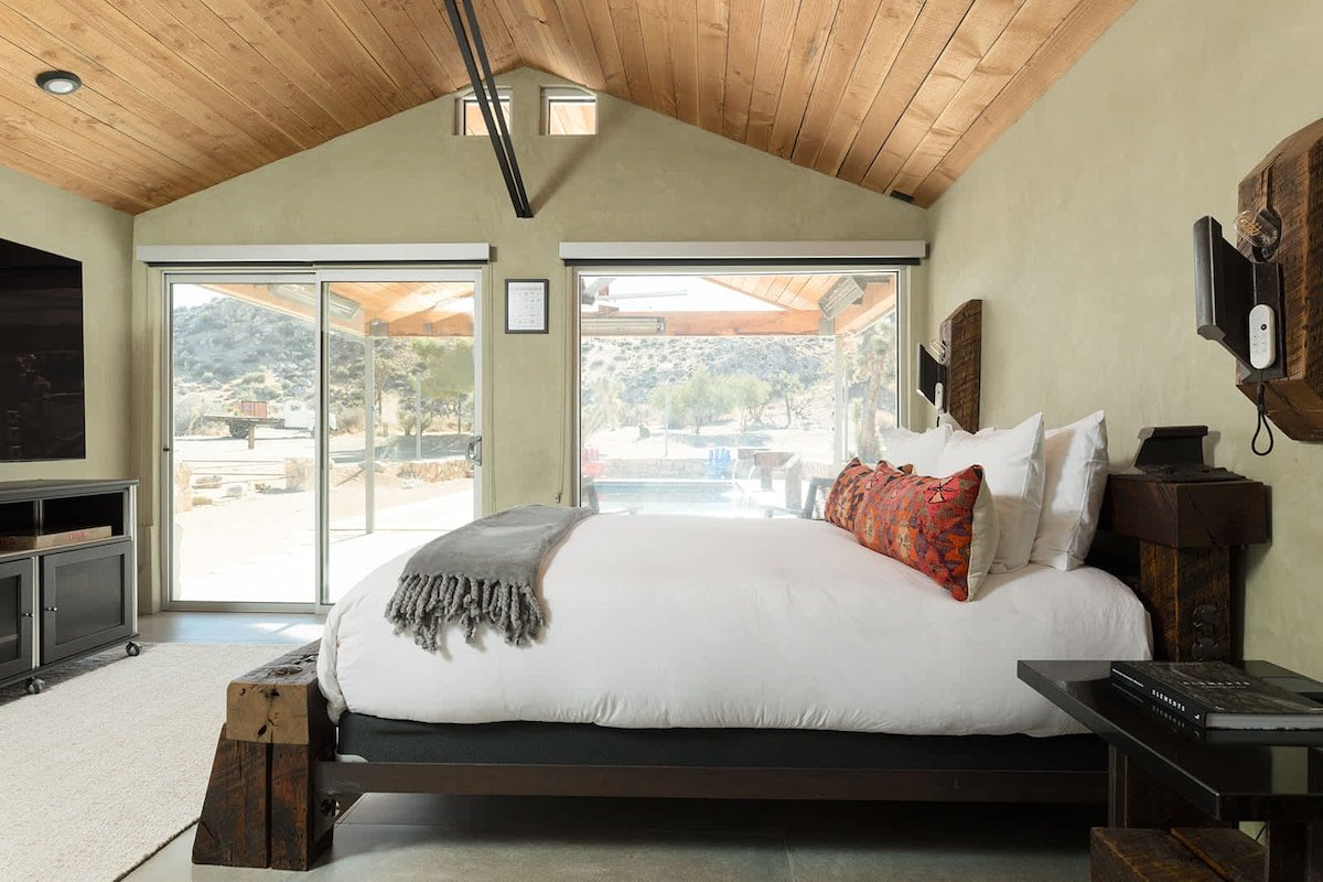 Unexpected-Secluded Desert Oasis gallery image 4