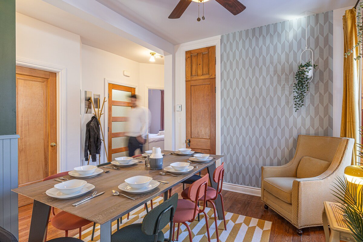 Two Floor Sleeps 18 w/ Huge Terrace gallery image 3