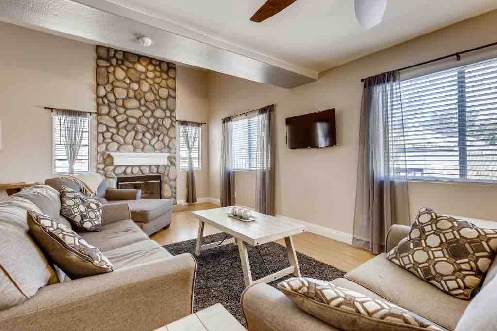 Spacious 4Bdr Oasis with Pool/Spa – Family Escape gallery image 2