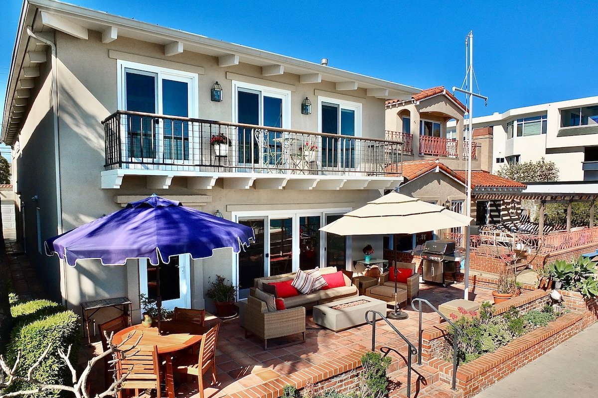 Naples Island Waterfront Beach House gallery image 4