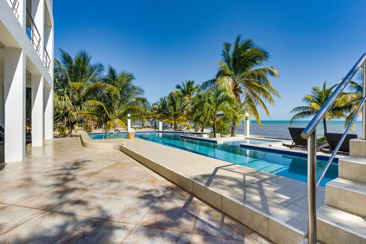 Breathtaking Beach Villa gallery image 5